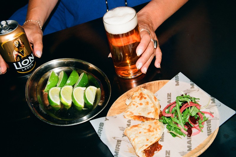 Miris y Maíz at Paradise