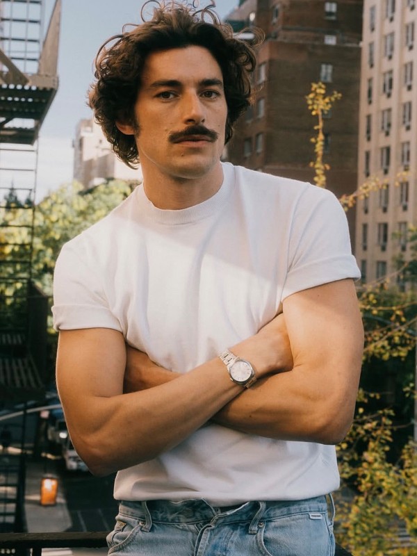 10 White Tees To Know & Love 