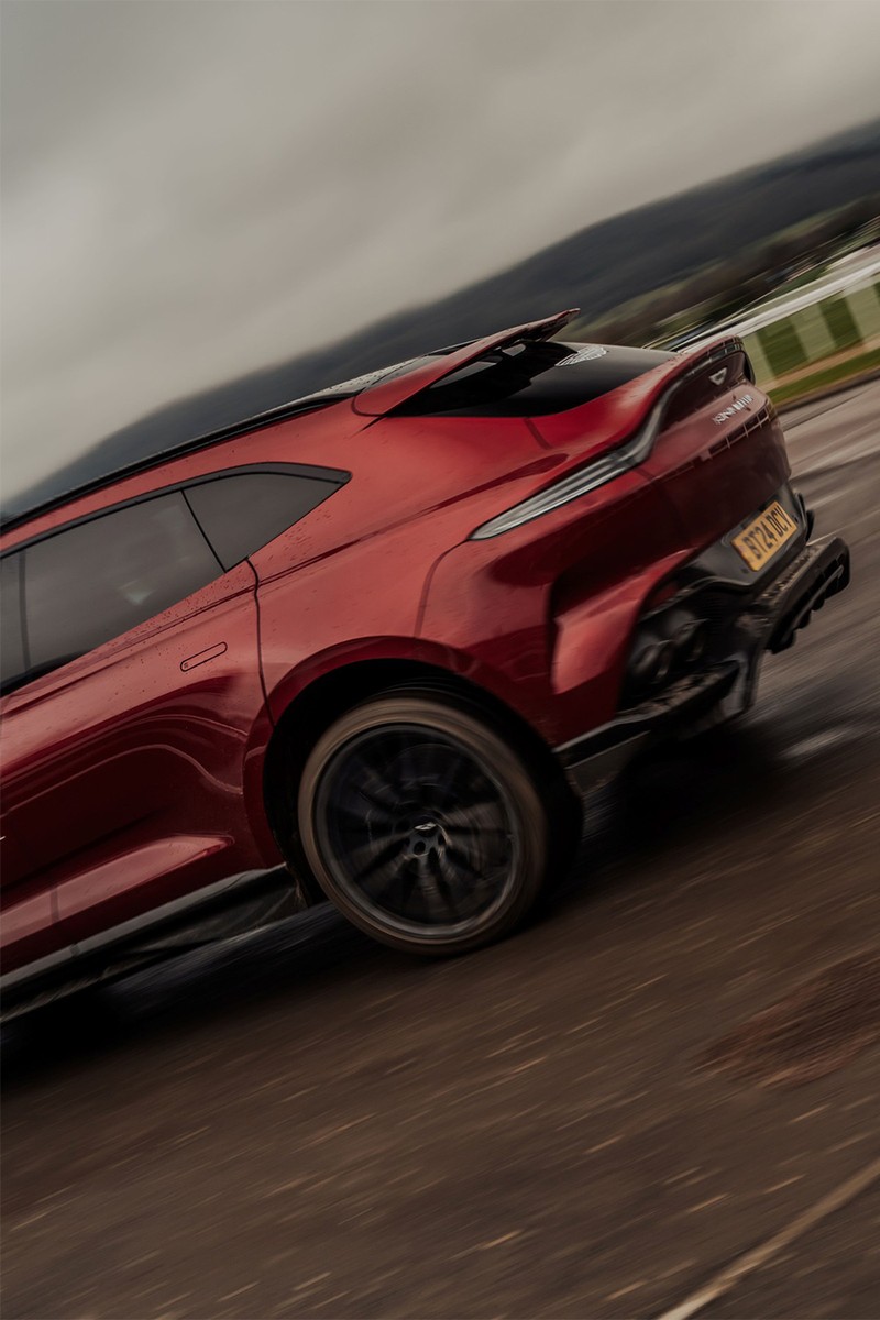 Aston Martin DBX
