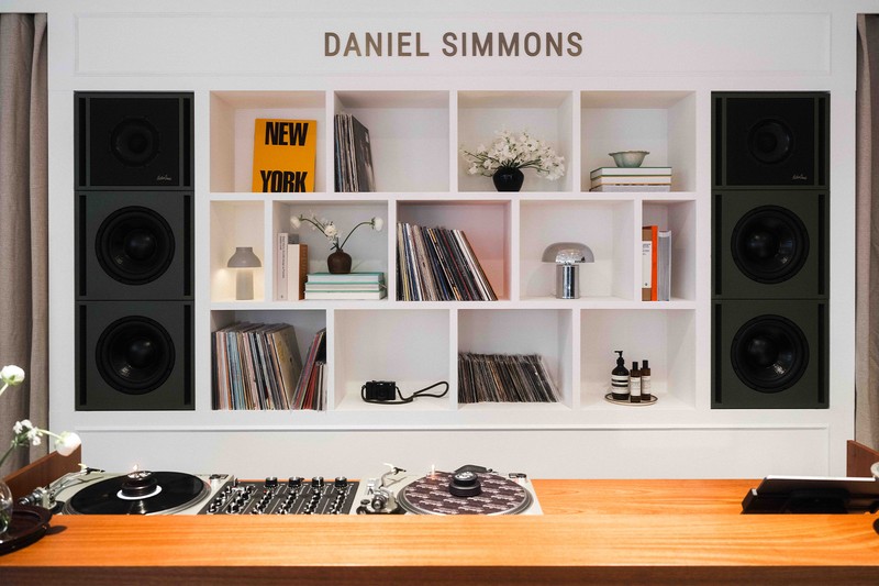 Daniel Simmons
