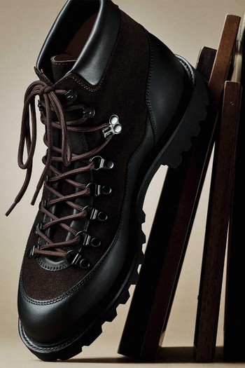 The Hiking Boots from Morjas