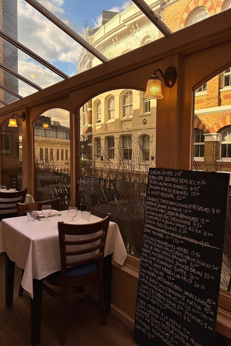 Bouchon Racine, Clerkenwell