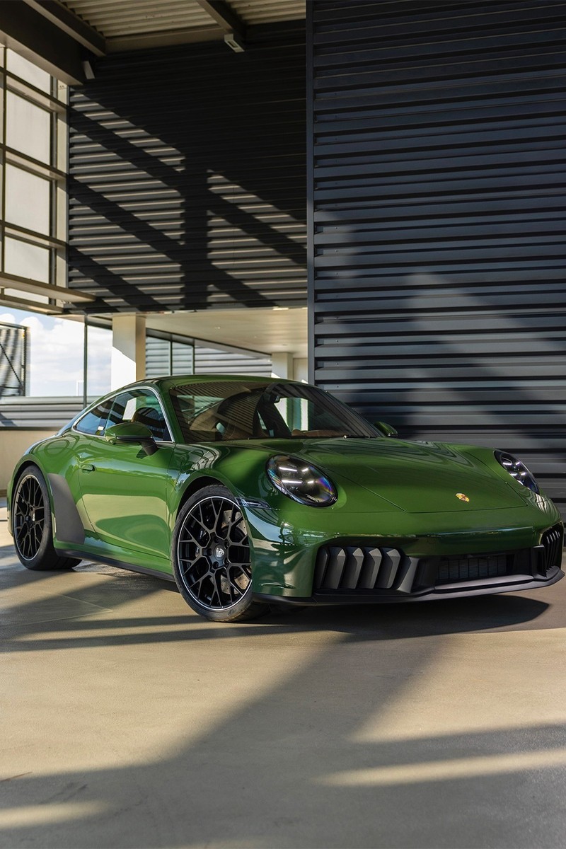 Porsche 911 Carrera GTS T-Hybrid