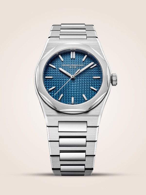 Laureato Blue 42mm | Girard Perregaux