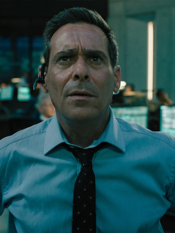 10 Guys Reveal The TV Shows They Binge