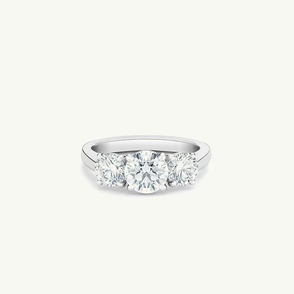 DB Classic Trio Round Brilliant Diamond Ring