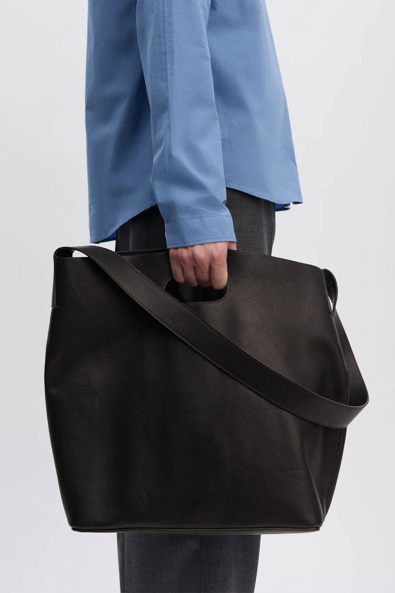 Another Leather Bag 1.0 from Another Aspect