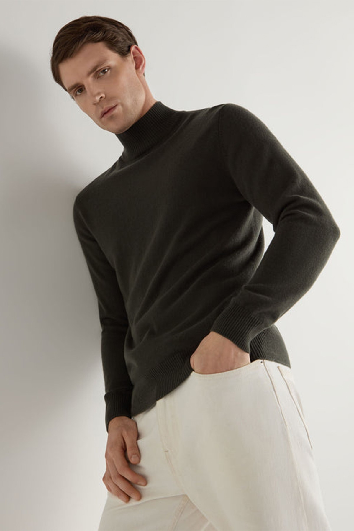 Mayfair Turtle Neck Cashmere Jumper from N. Peal