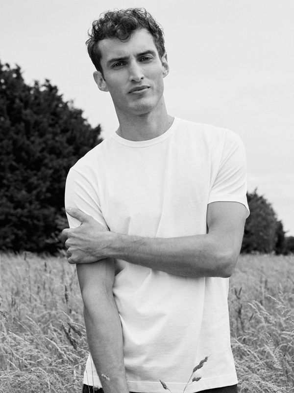 The 5 Best Brands For White T-Shirts