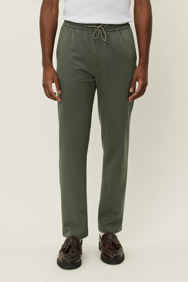 Como Light Tapered Pants from Les Deux