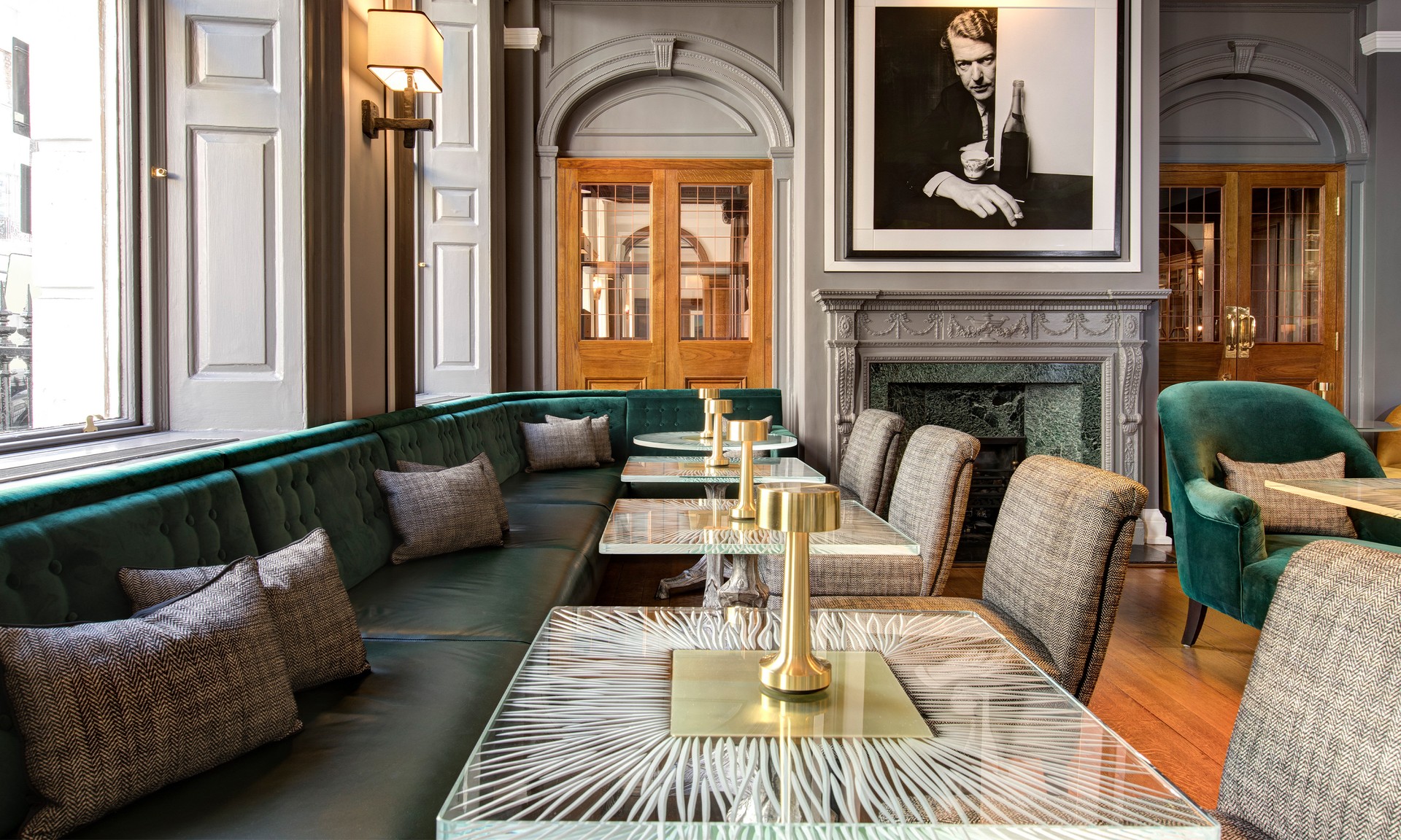 The Donovan Bar; Janos Grapow