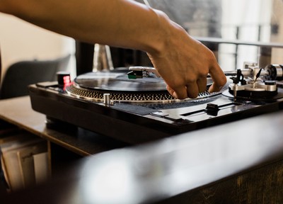 All You Need To Know About Buying A Turntable