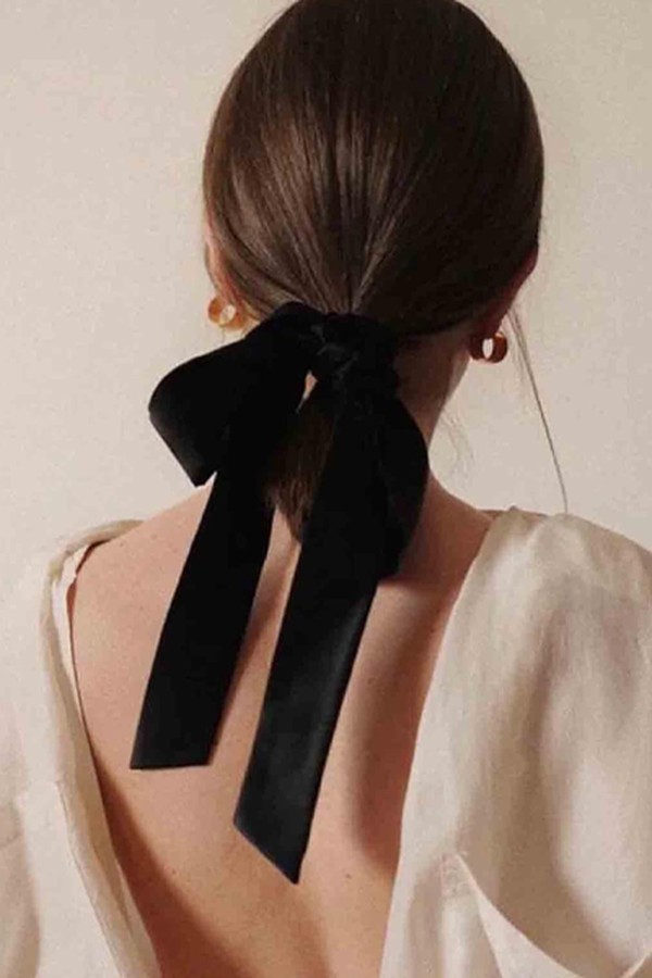 Velvet Hair Bow from Yheakne