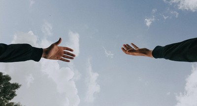 What 6 Mental Health Experts Want You To Know About Male Suicide