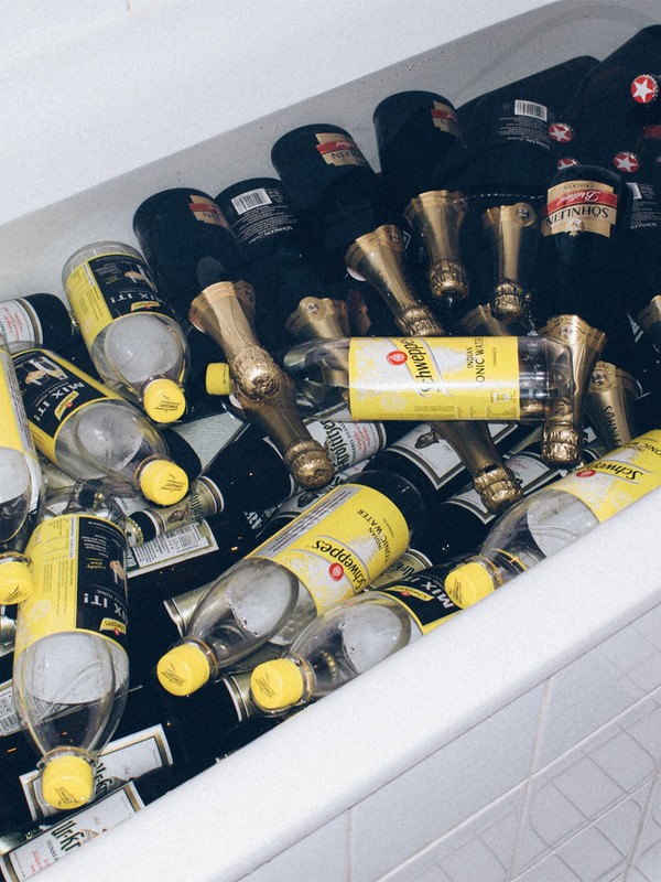 An Expert’s Guide To Dealing With A Hangover