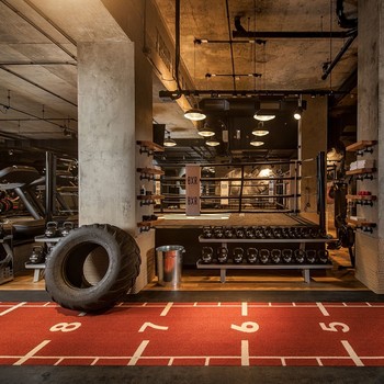 8 Of The Best Gyms For Strength Training